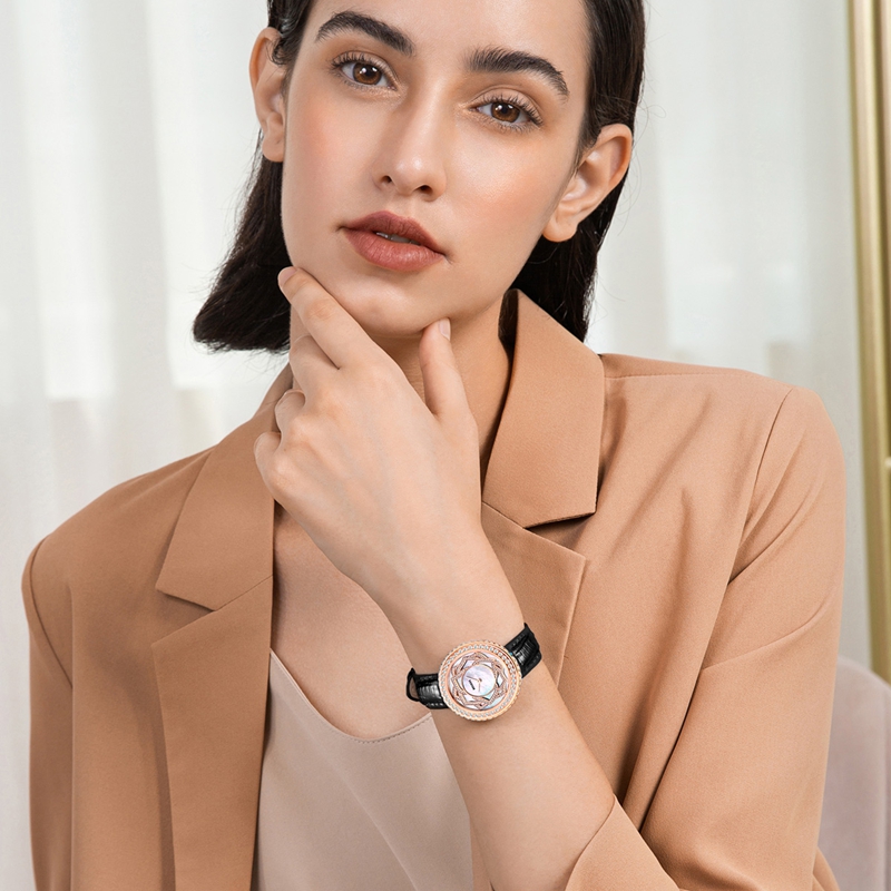 FENDI Timepieces推出全新Selleria限量版腕表 展现女性个性风采